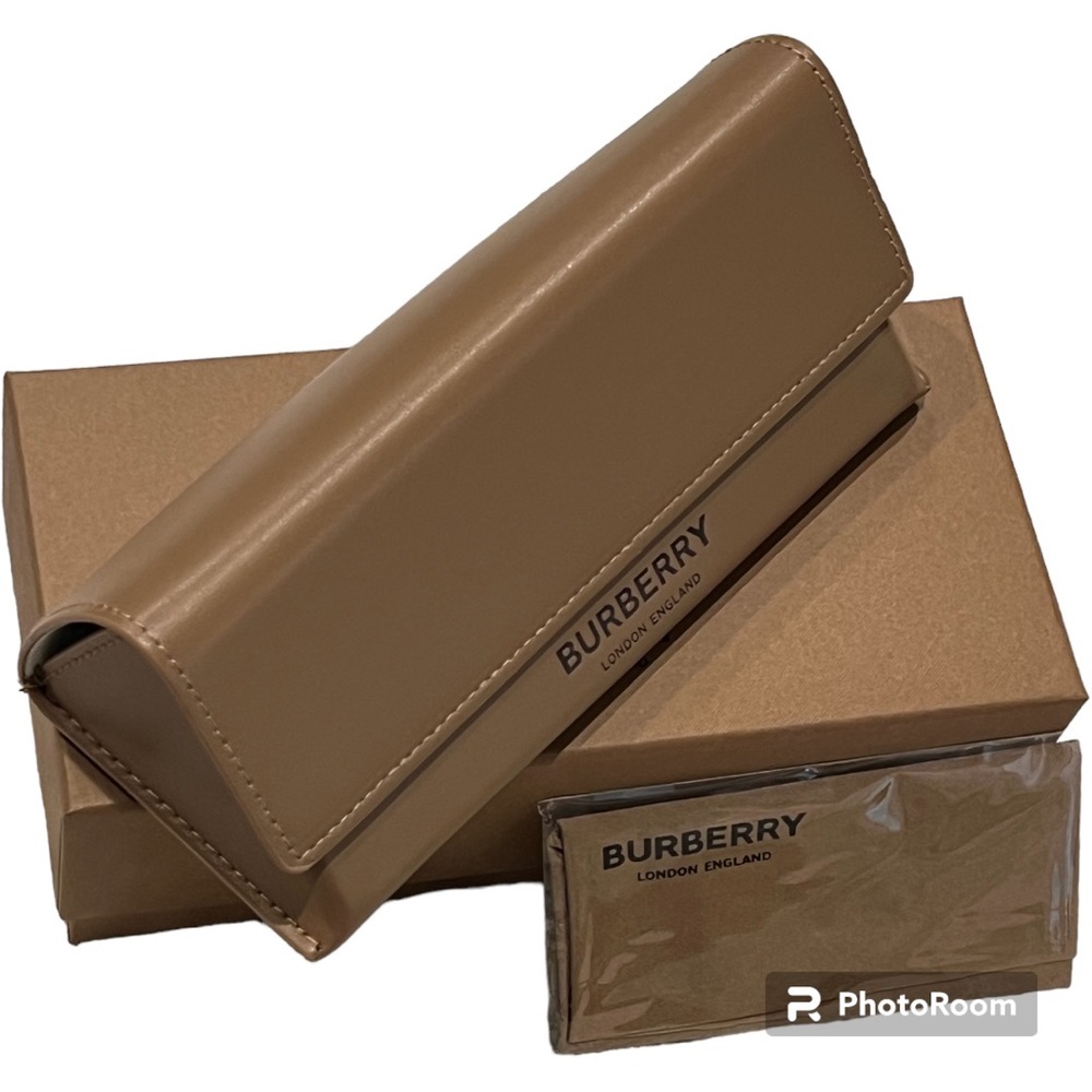 Burberry tan leather-like sunglasses eyeglasses case magnetic closure